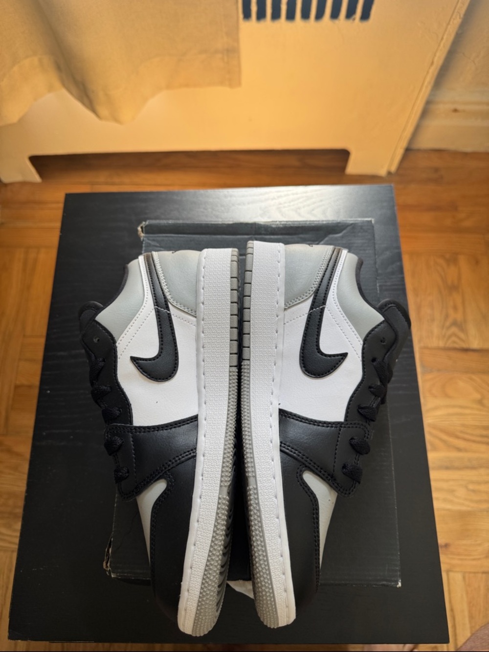 Jordan 1 low smoke grey GS - Picture 6 of 7